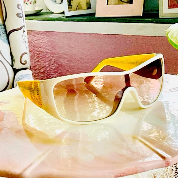 JUCY COUTURE TRENDY SUNGLASSES - Picture 1 of 6